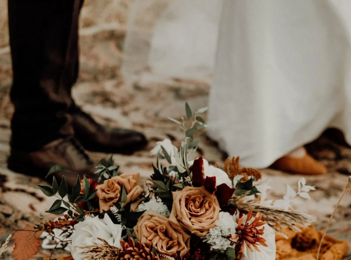 Tips for creating an autumnal humanist wedding