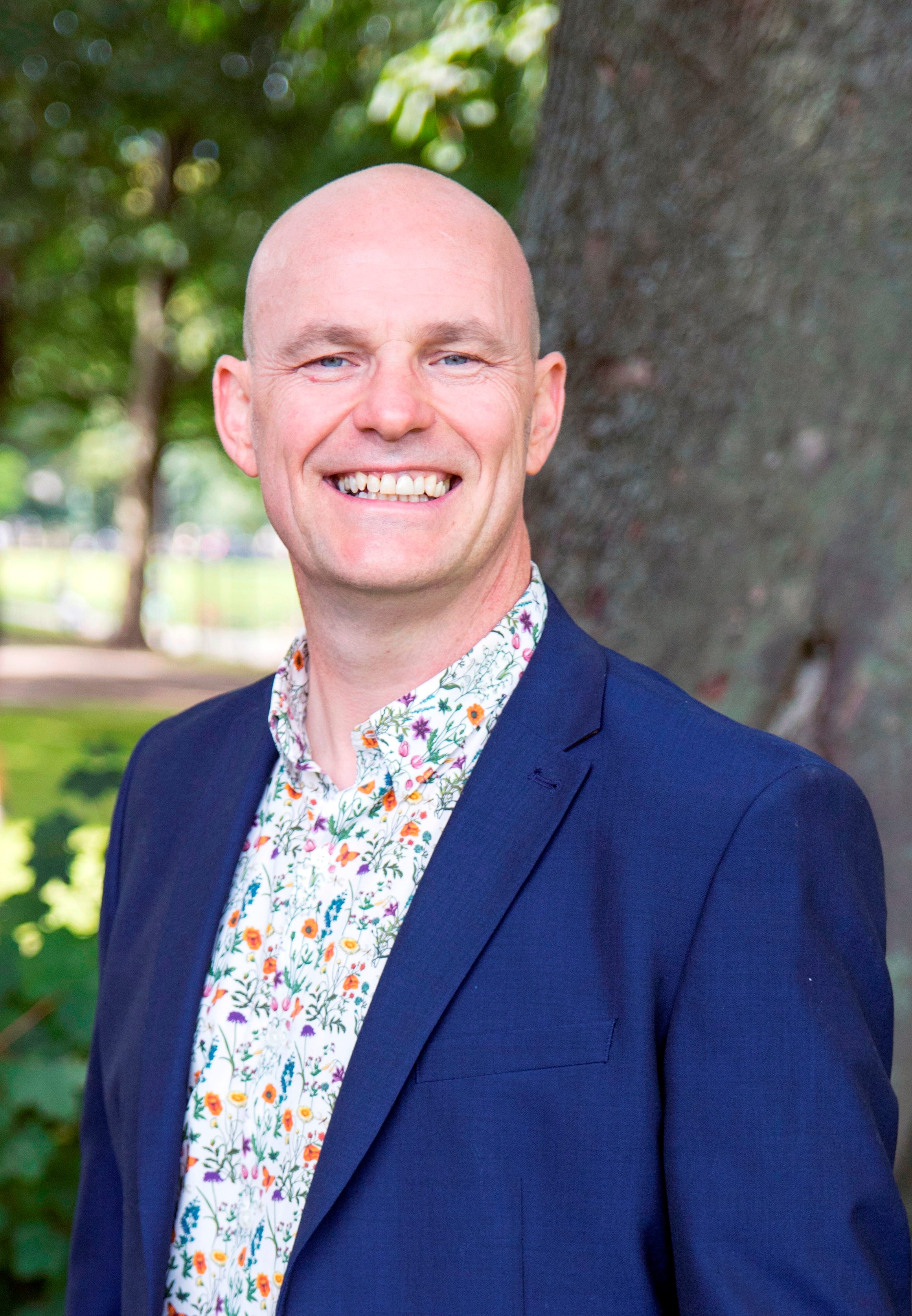 Photograph of Tim Holmes