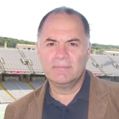 Photograph of Andrew Ison