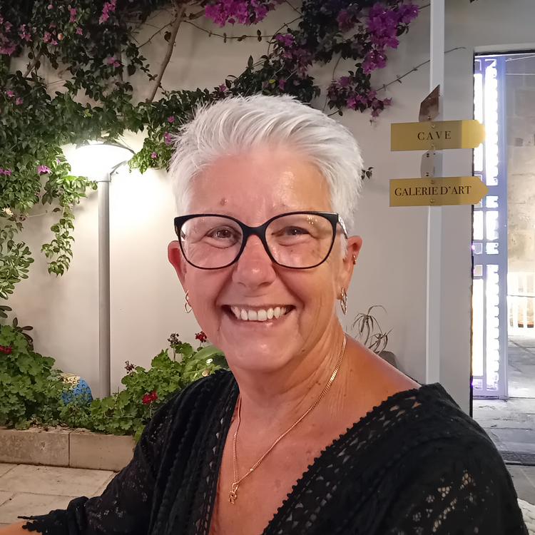 Photograph of Rachel Narkiewicz