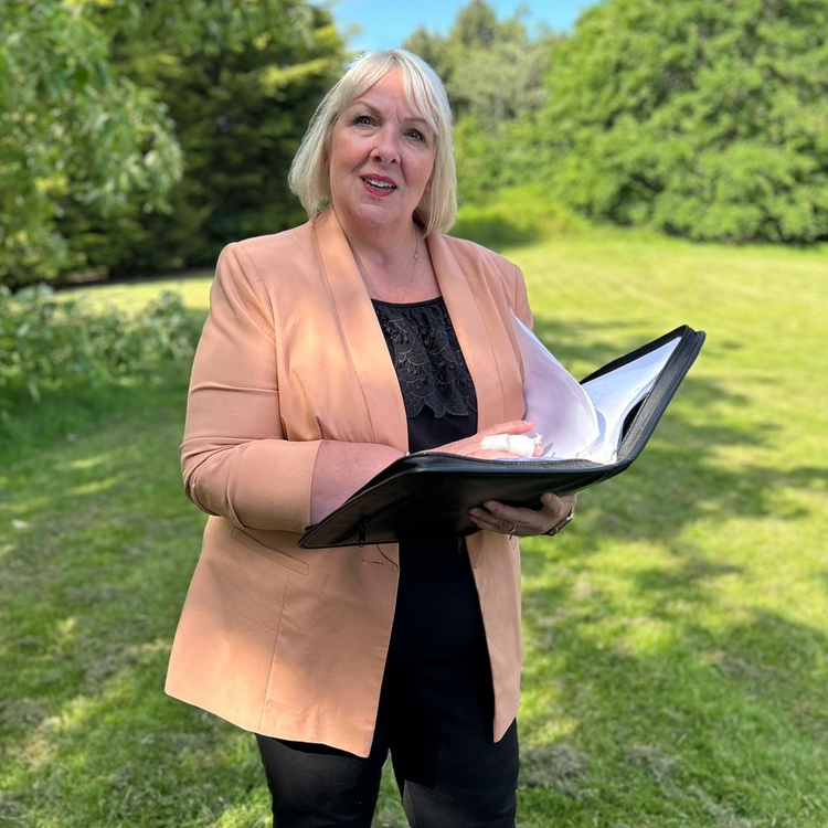 Photograph of Deborah Roberts