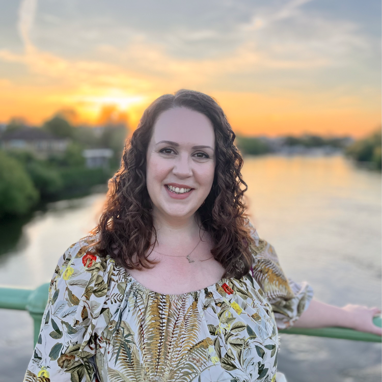 Photograph of Lizzy Deacon