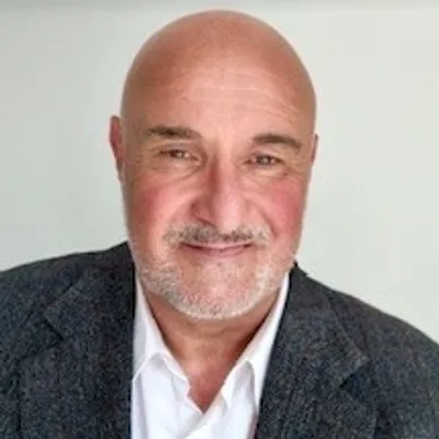 Photograph of Wayne Mills