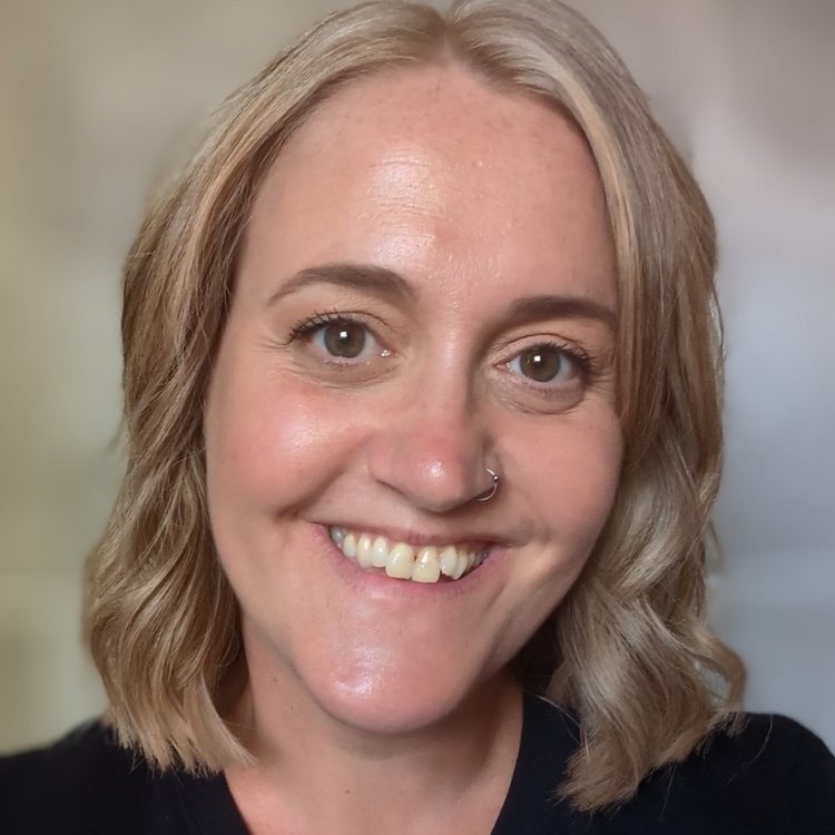 Photograph of Lisa Sharpe