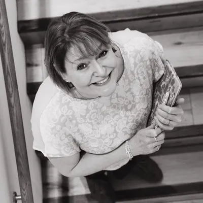 Photograph of Fi Humphries