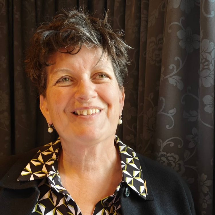 Photograph of Gillian Perry