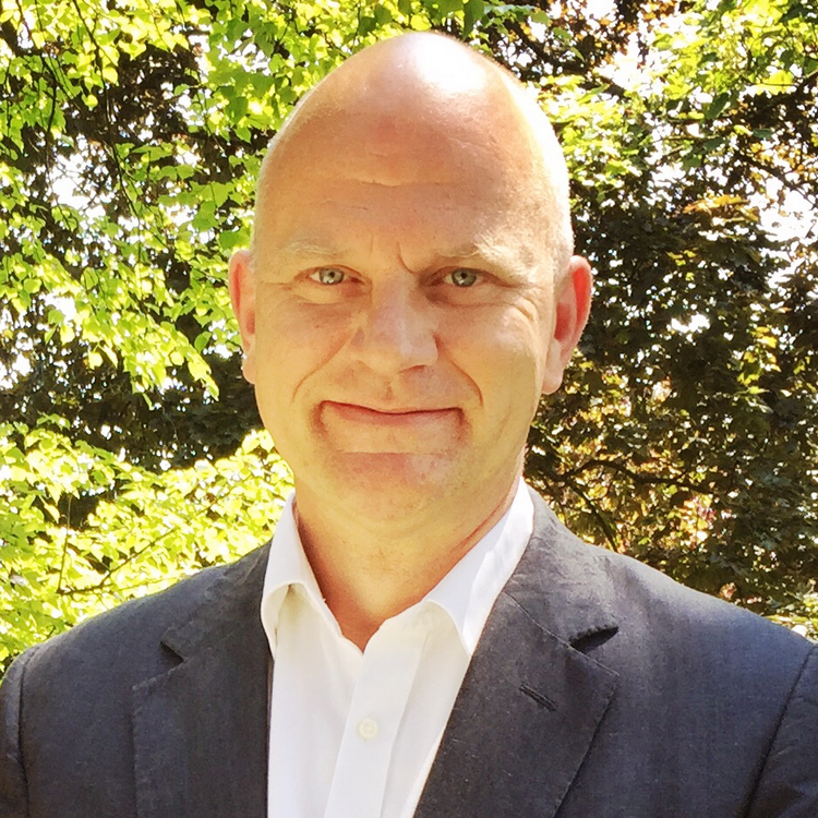 Photograph of Simon Smith