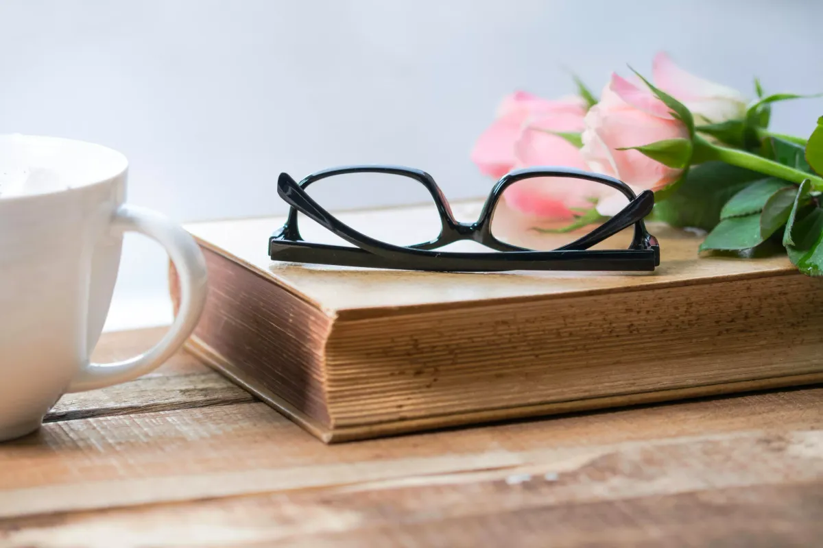 Finding the Perfect Words: How to Use Non-Religious Wedding Readings in Your Wedding Ceremony